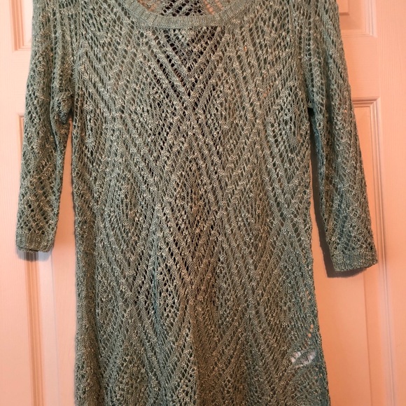 Tops - Picture 8 of 8